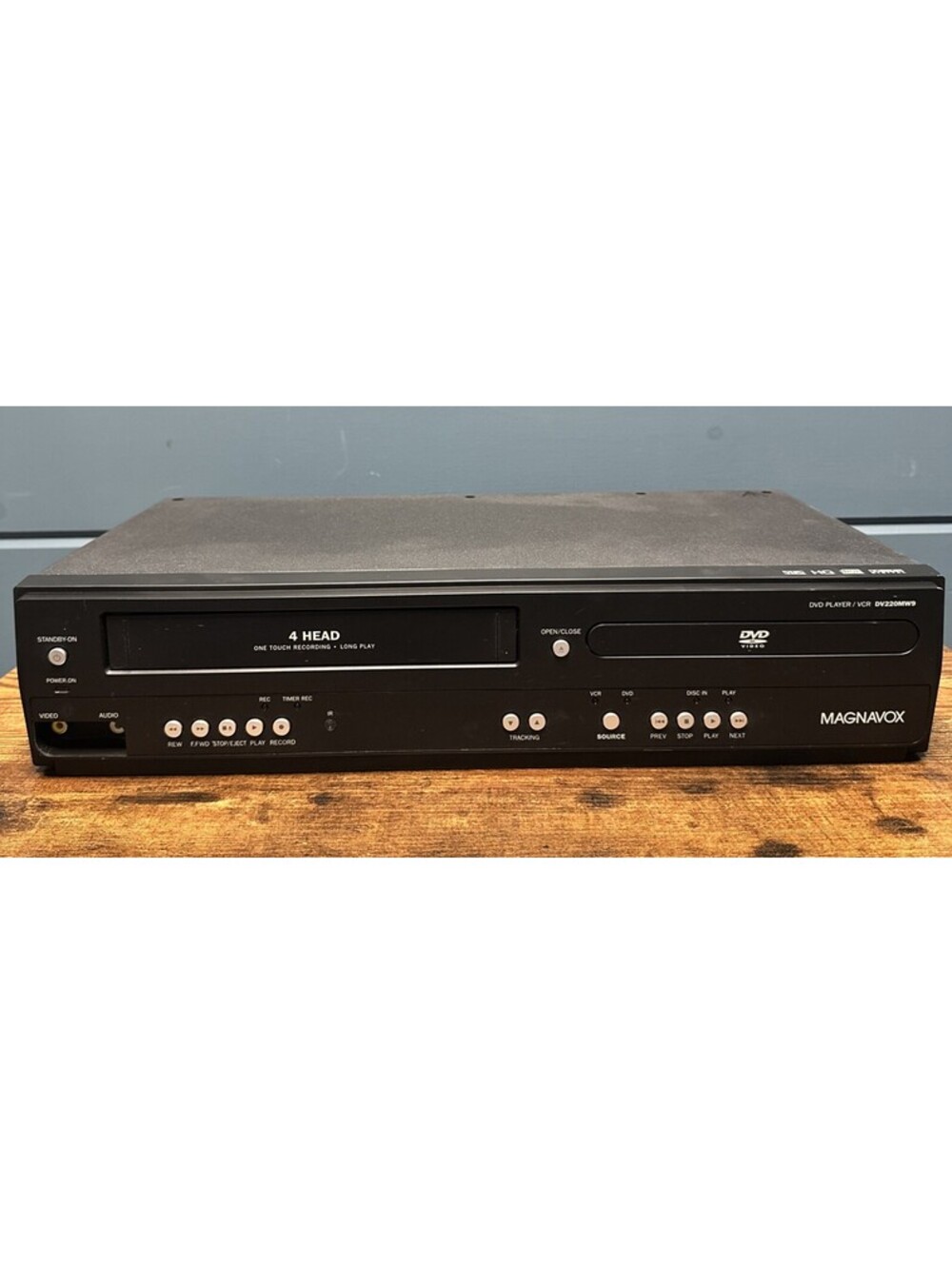 Magnavox DV220MW9 VCR DVD Combo 4-Head Player Tested Working NO REMOTE w/cable